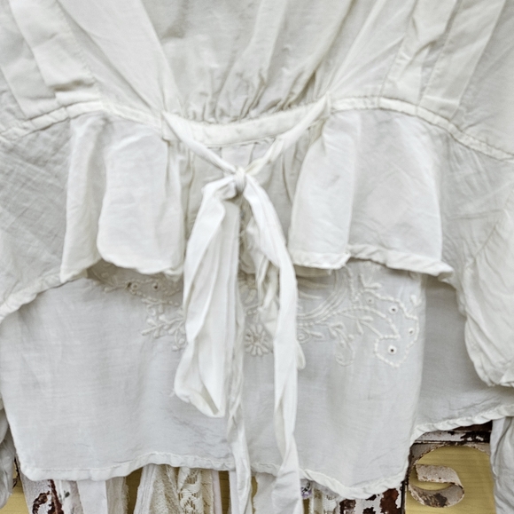 Magnolia Pearl Embroidered Blouse TOP - Picture 7 of 7